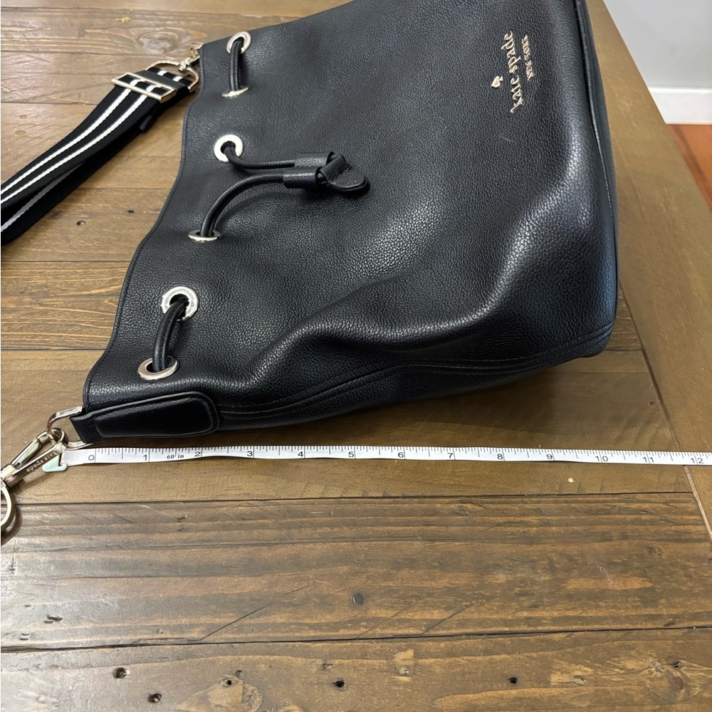 Kate Spade Rosie Bucket Bag in Black Pebbled Leather w/ Detachable Coin Purse - Picture 13 of 14
